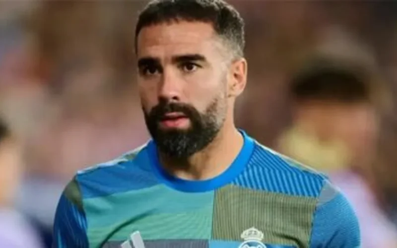 كارفخال يوضح أسباب تحيته لأسباس عقب انتقادات جماهير ريال مدريد اللاذعة